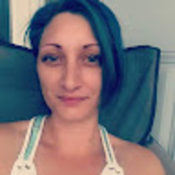 Meet your Posher, Amanda - Picture 1 of 1